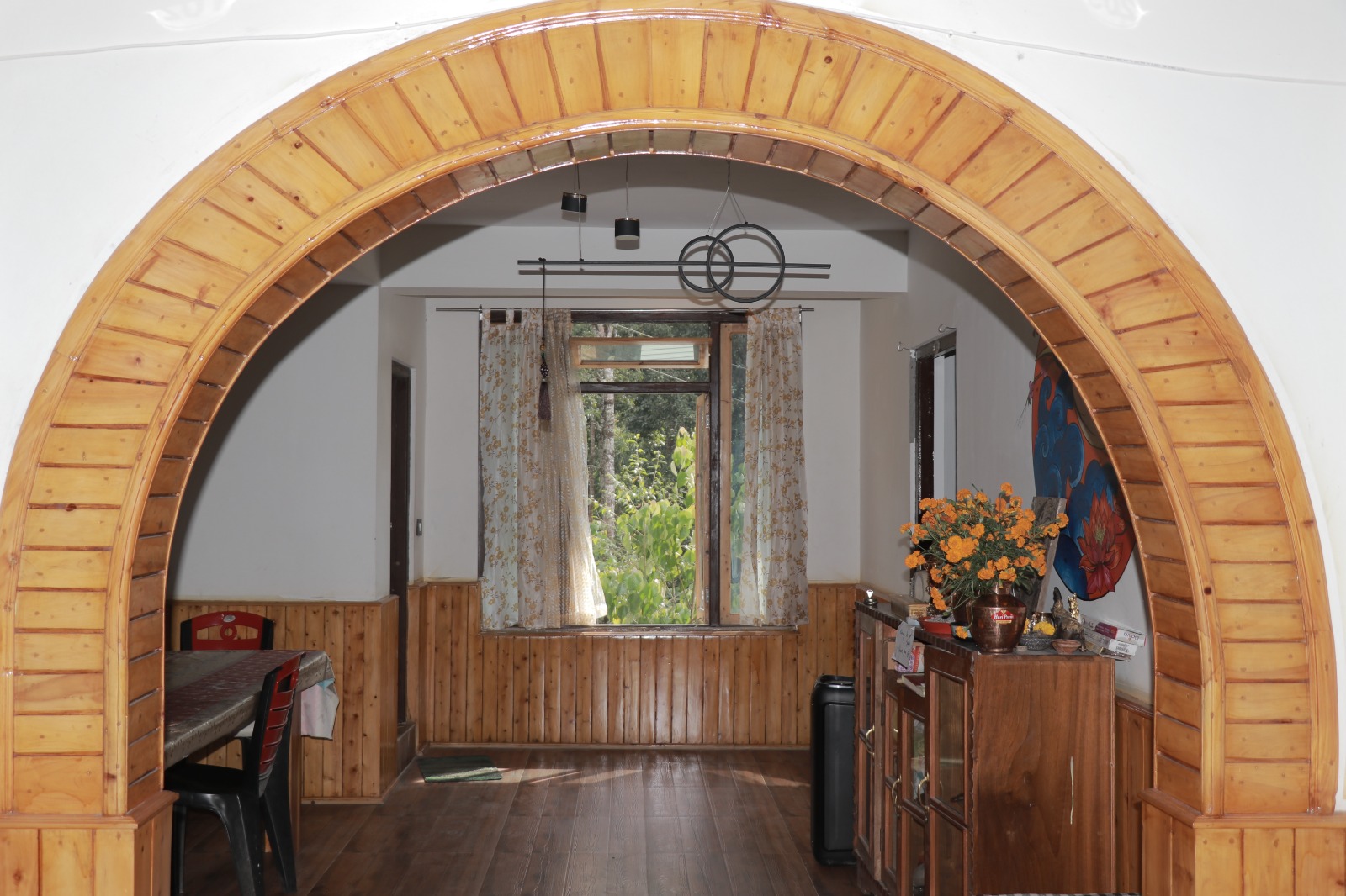 Inside Madhunisha